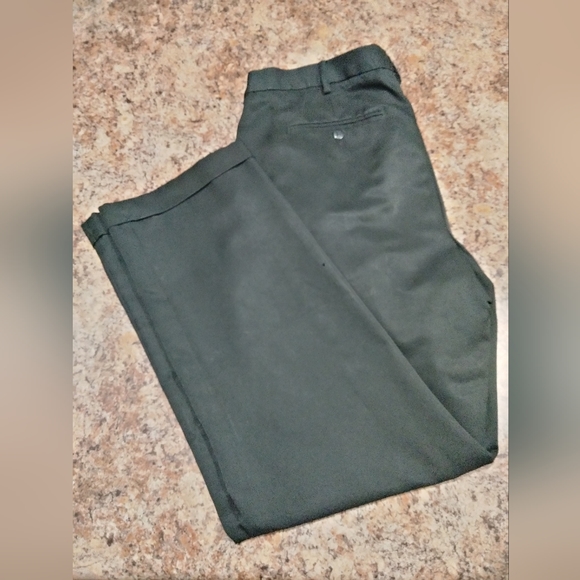 Van Heusen Traveler Dress Pant - Picture 3 of 6